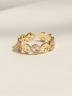 Gold Crystal Circle Link Women's Ring